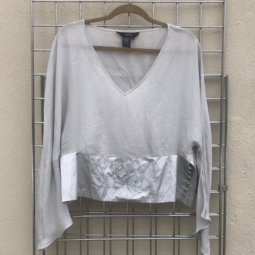 Silk flare arm shirt